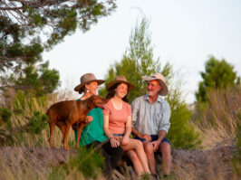 Fiona Murdoch and Family {{brizy_dc_image_alt entityId=